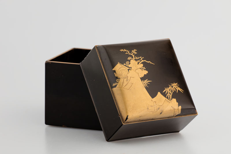 Anonymous artist - Square box with a lid of the Japanese fushibako shape