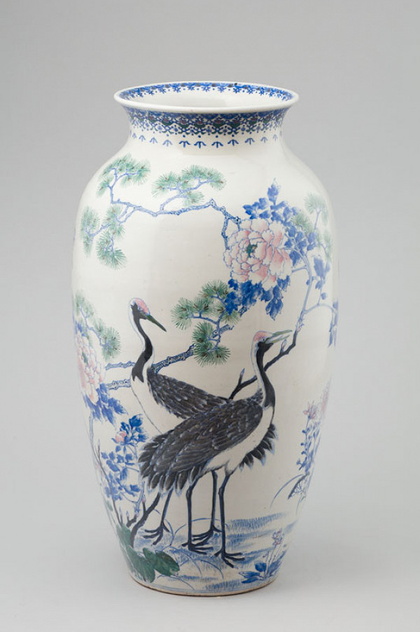 Katō Mokuzaemon II - Váza s motivem jeřábů a květinových keřů 