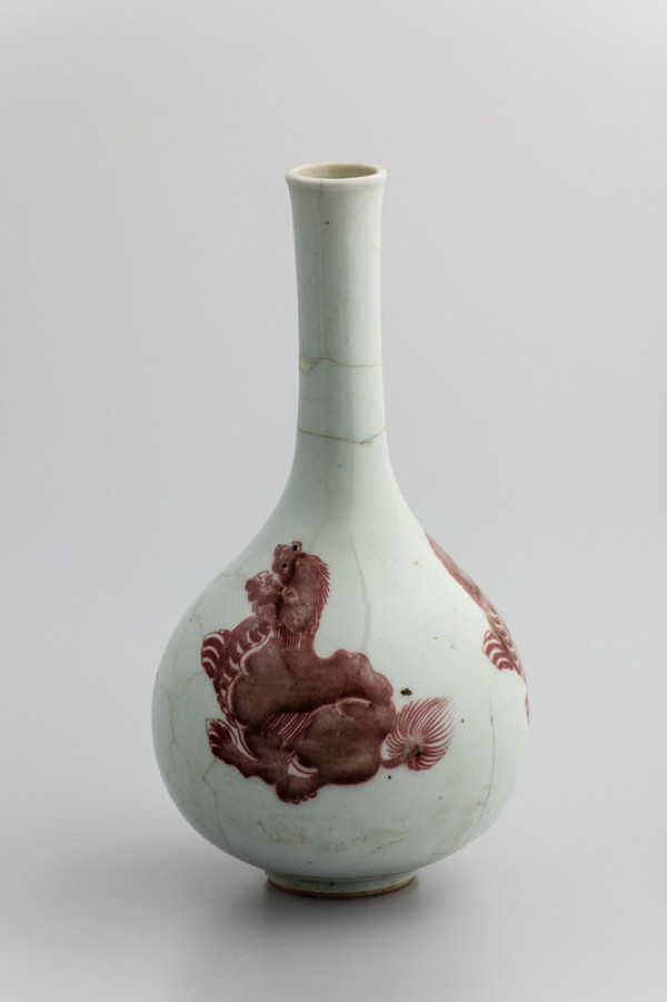 Anonymous - Bottle with three Buddhist lions 