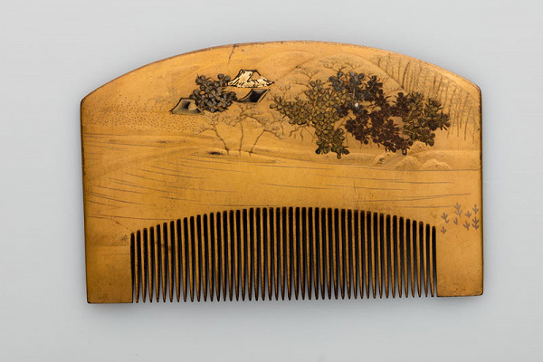 Anonymous artist - Comb with slightly arched wide handle 