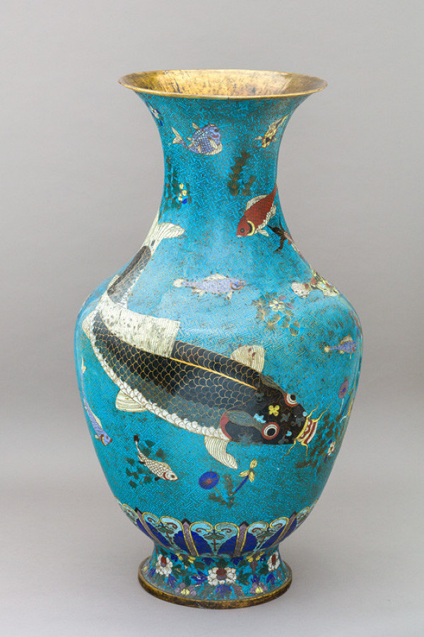 Anonymous - Palace vase decorated with fish 