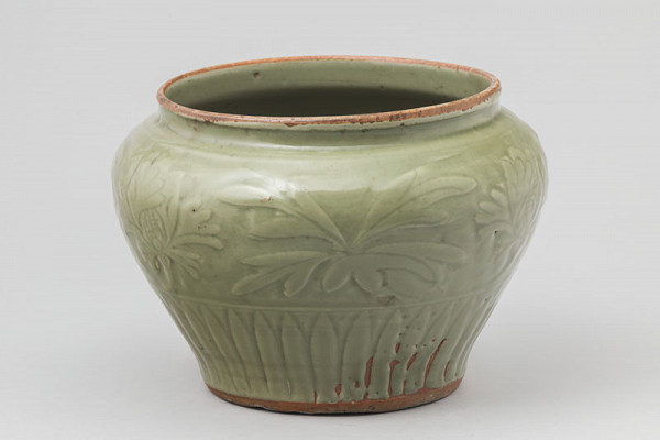 unknown - Storage jar guan decorated with flowers 