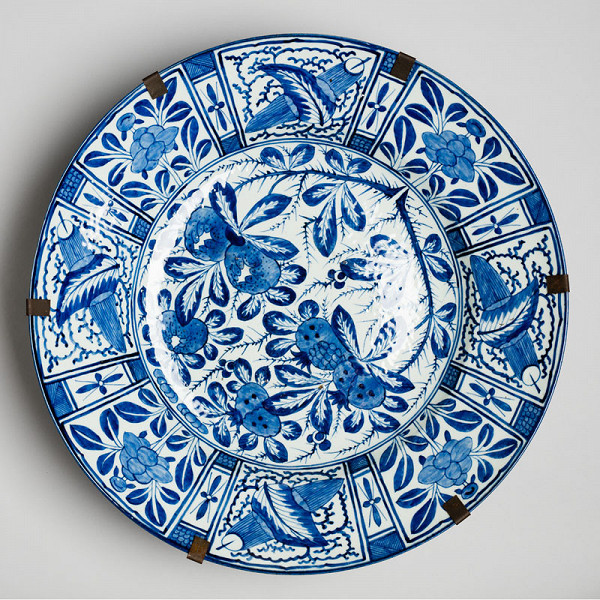 Anonymous artist - Large dish with pomegranate motif 
