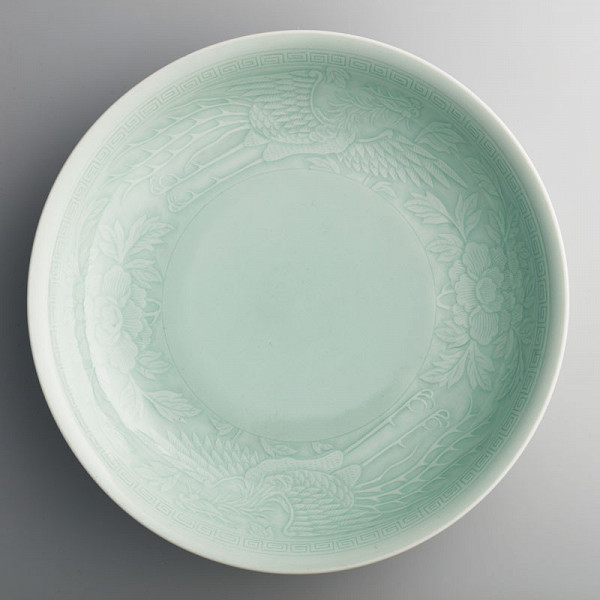 Anonymous - Saucer with motif of phoenixes and peonies 