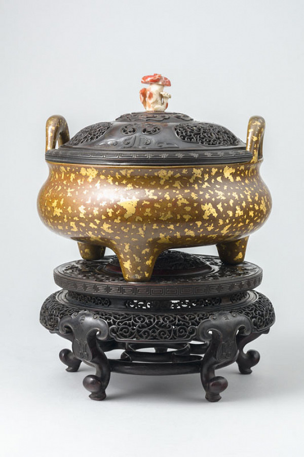 Anonymous - Incense burner ding with wooden lid 