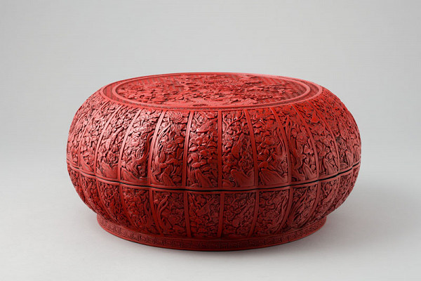 Anonymous - Chrysanthemum-Shaped Box with Lid 
