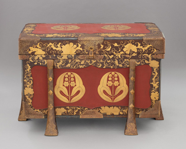 Anonymous artist - Chest with crest of the Mōri family 