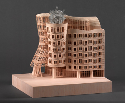 Frank O. Gehry, Vlado Milunič - Tančící dům v Praze