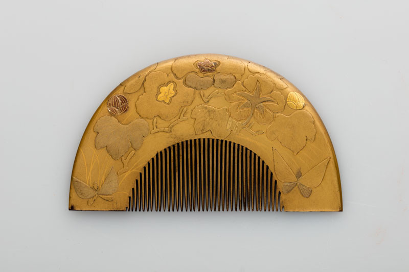 Anonymous artist - Comb with arched handle