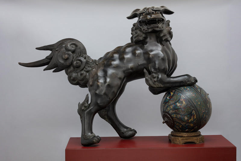 Anonymous artist - Guarding “Chinese lion” karashishi with a pearl