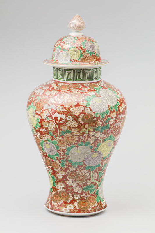 Anonymous artist - Lidded jar with chrysanthemum design