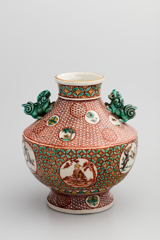 Anonymous artist (Kichisaburō) - Bottle with two lions and circular medallions
