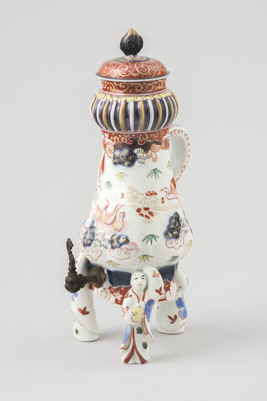 Anonymous artist (European copy) - Coffee pot with three figure-shaped legs decorated with birds and pines motif